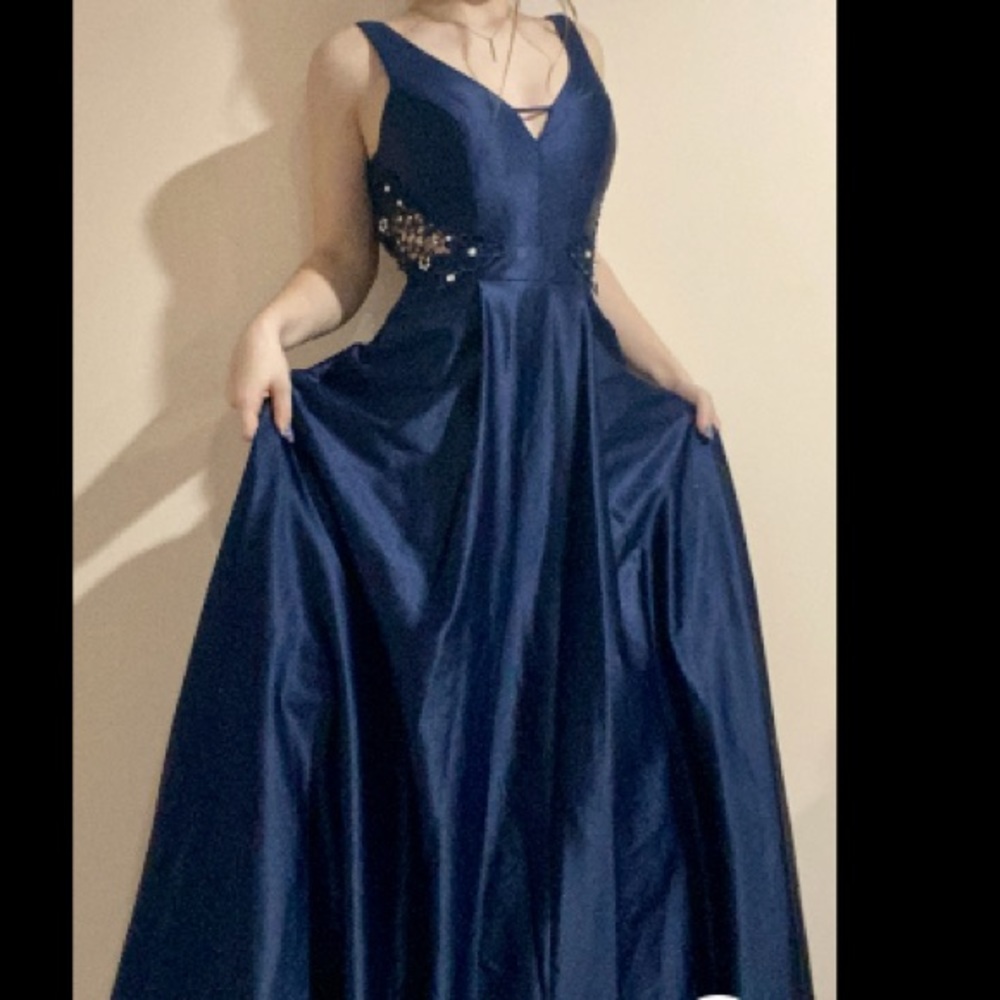Long, sleeveless dress